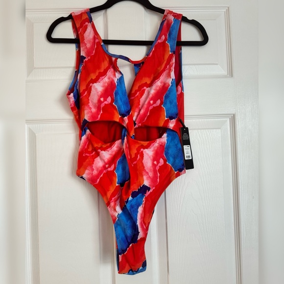 FashionNova Cut out One Piece Swimsuit - Picture 3 of 7